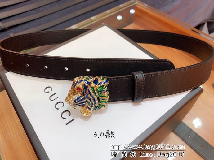 GUCCI古馳 官網新款 原單品質 對版定制皮料 復古彩膠點磚虎頭扣 男款皮帶  xfp1071